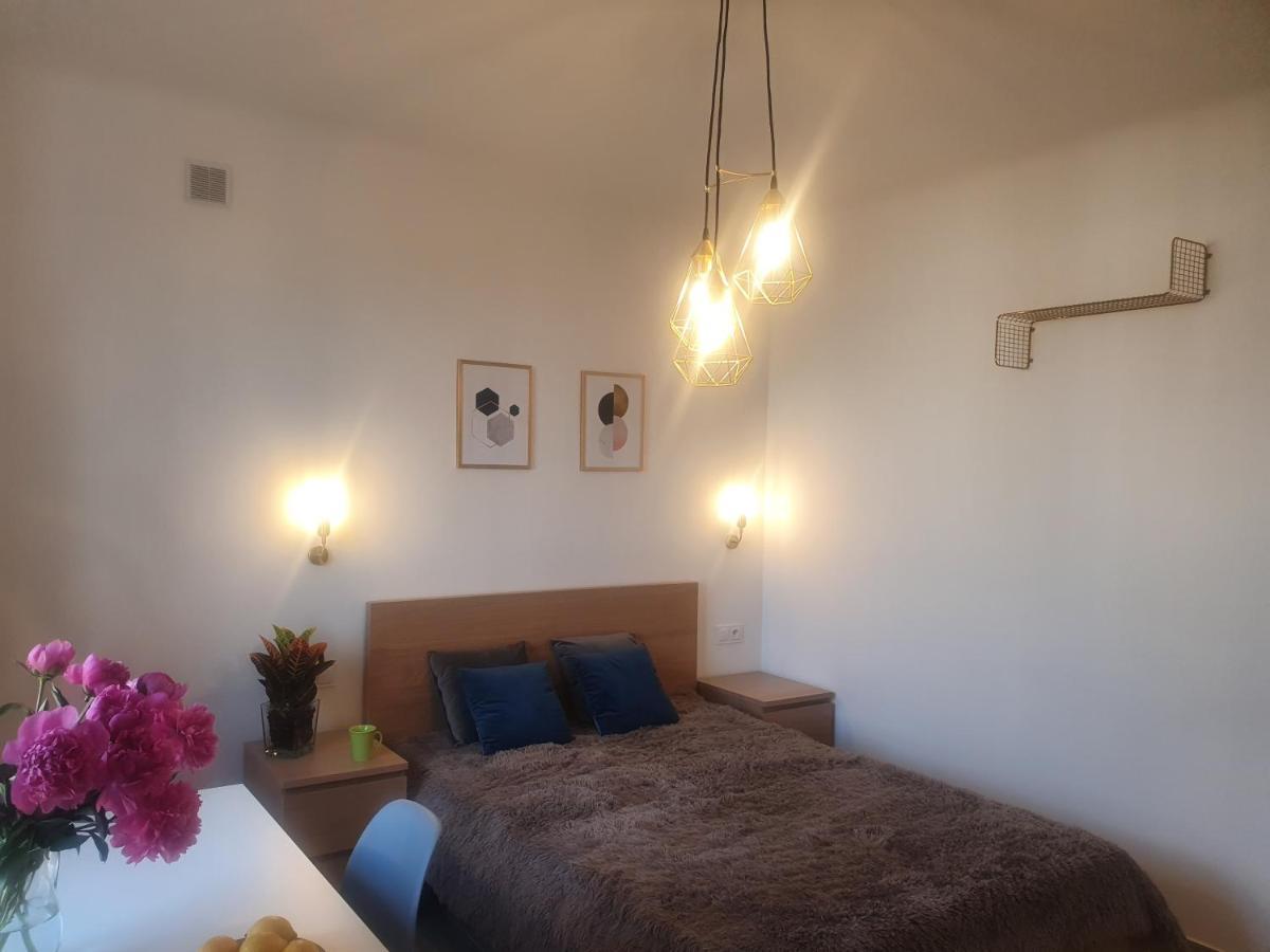 Apartment Flat Femina Street